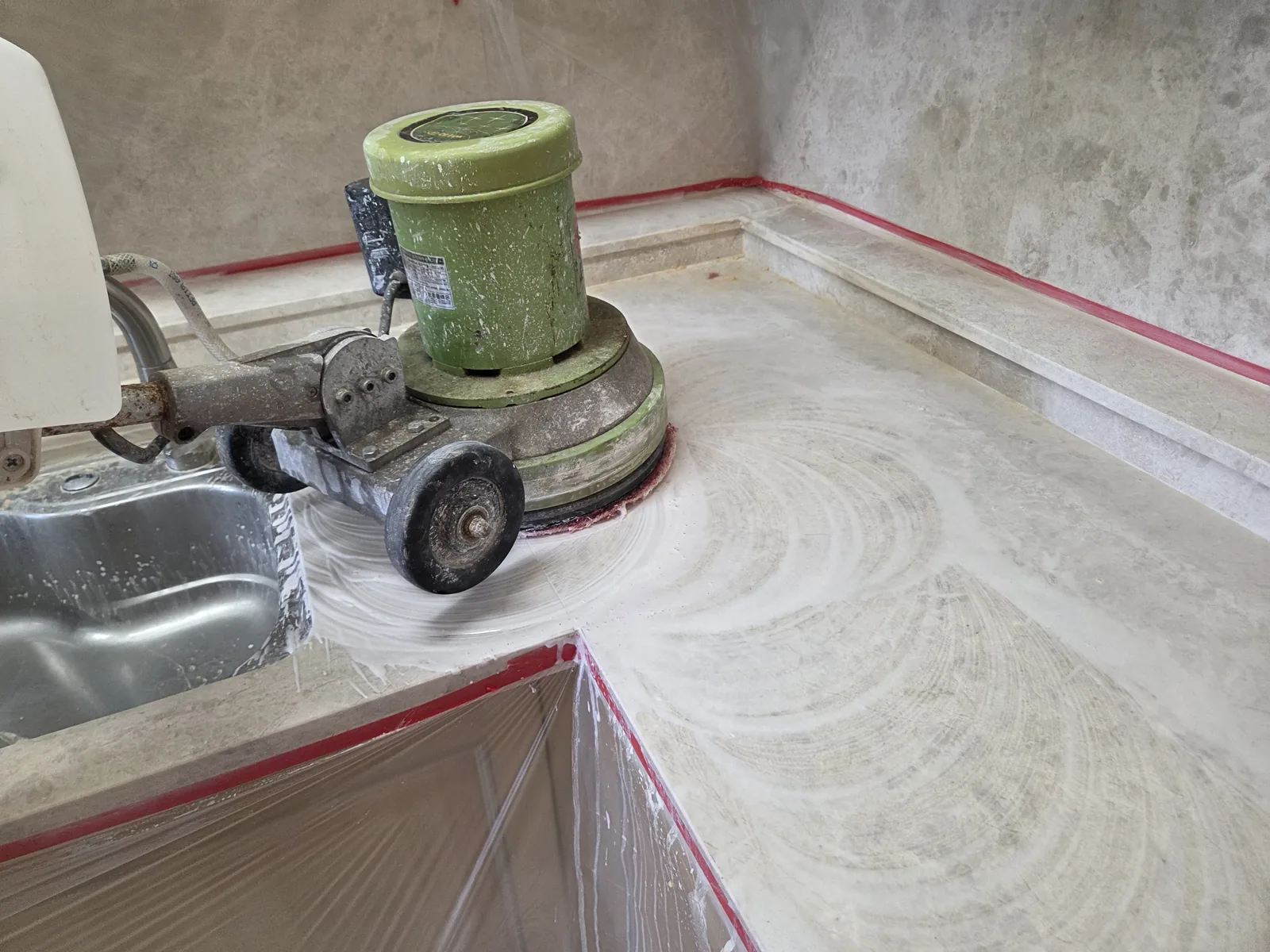 스크래치복원 작업 현장
